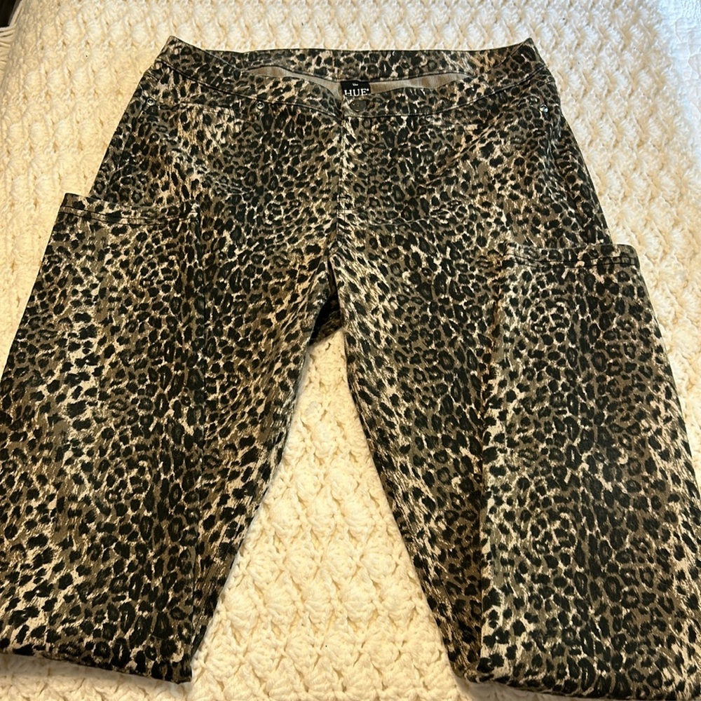 Hue animal print jogging size large.